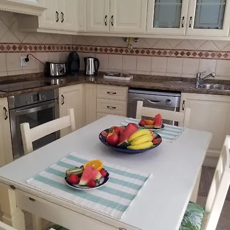 別荘 Casa Bonequinha ナザレ